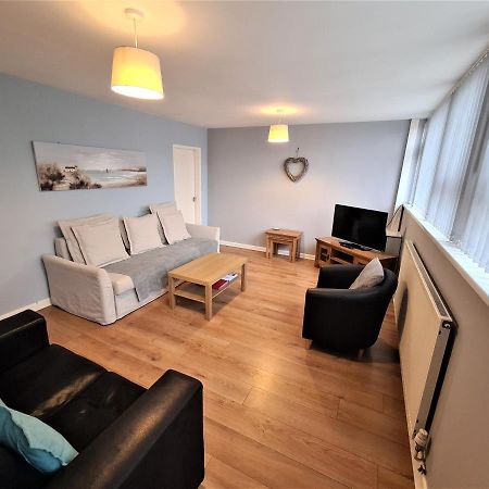3 Bedroom Apartment Coventry - Hosted By Coventry Accommodation Exterior foto